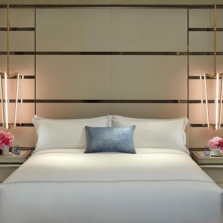 Crown Towers Sydney酒店 外观 照片 A bedroom at The Ritz-Carlton, Dubai