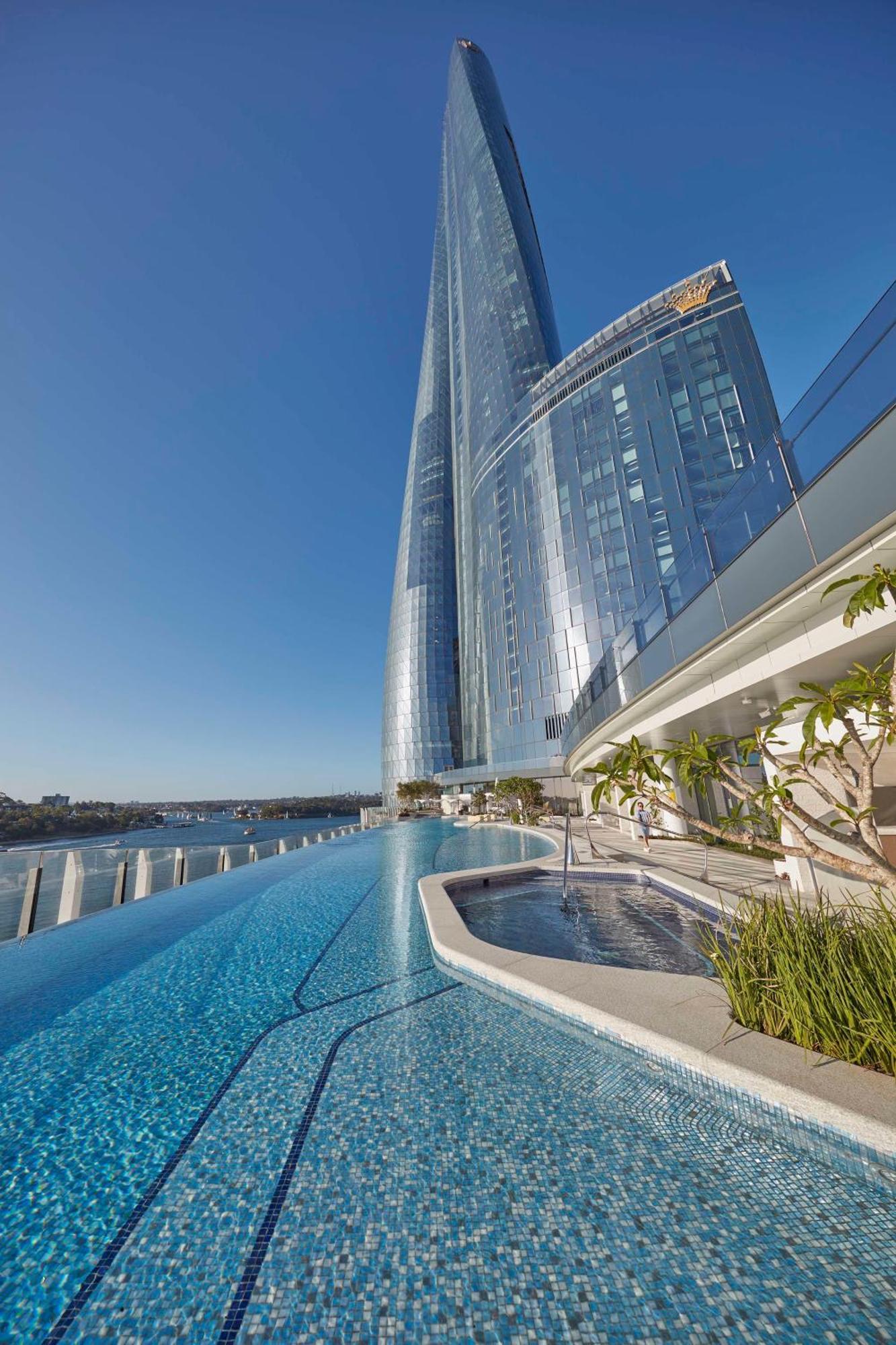 Crown Towers Sydney酒店 外观 照片 The pool at the top of the tower